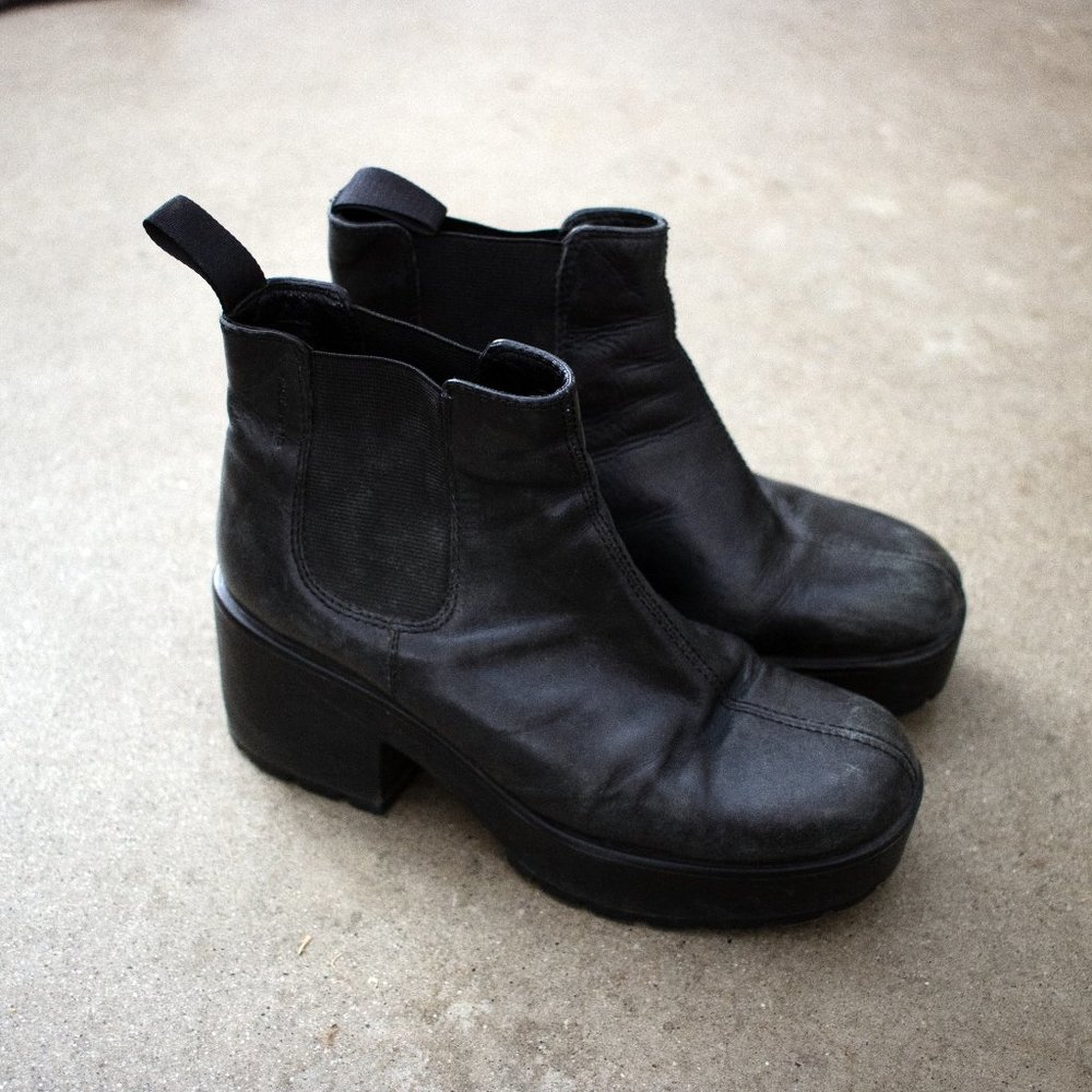Vagabond Black Chunky Platform Chelsea Boots | Size 7